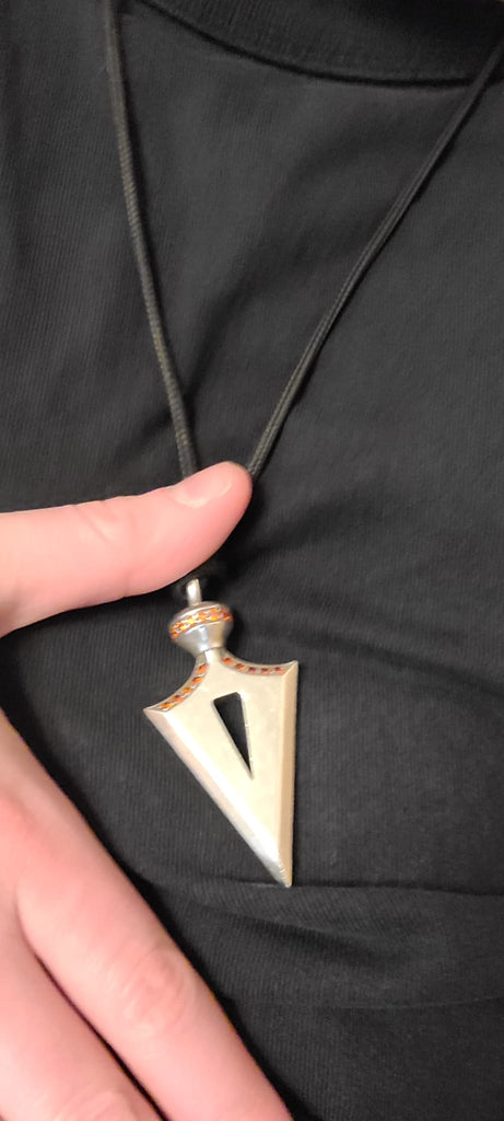 Grand Arrowhead Pendant | Loni Design Group | Pendants  | Men's jewelery|Mens jewelery| Men's pendants| men's necklace|mens Pendants| skull jewelry|Ladies Jewellery| Ladies pendants|ladies skull ring| skull wedding ring| Snake jewelry| gold| silver| Platnium|