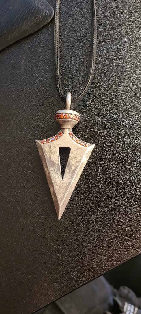 Grand Arrowhead Pendant | Loni Design Group | Pendants  | Men's jewelery|Mens jewelery| Men's pendants| men's necklace|mens Pendants| skull jewelry|Ladies Jewellery| Ladies pendants|ladies skull ring| skull wedding ring| Snake jewelry| gold| silver| Platnium|