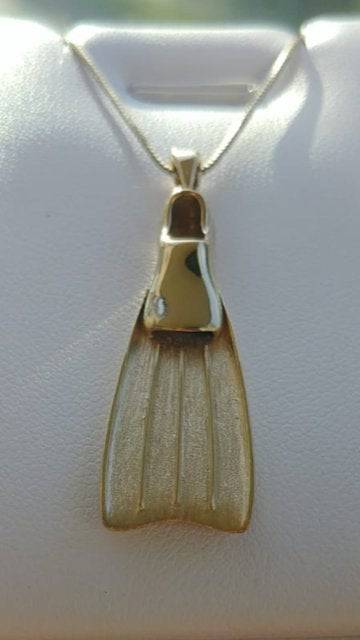 Jacques Cousteau Flipper Pendant *10k/14k/18k White, Yellow, Rose, Green Gold, Gold Plated & Silver* Scuba Water Boat Ship Charm Necklace | Loni Design Group |   | Men's jewelery|Mens jewelery| Men's pendants| men's necklace|mens Pendants| skull jewelry|Ladies Jewellery| Ladies pendants|ladies skull ring| skull wedding ring| Snake jewelry| gold| silver| Platnium|