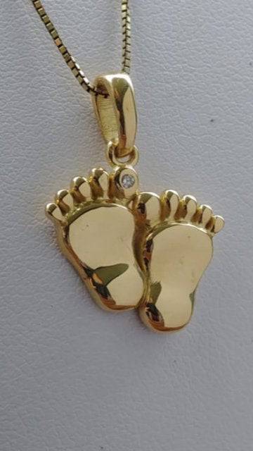 This Little Piggie Feet Pendant *Moissanite With 10k/14k/18k White, Yellow, Rose Green Gold, Gold Plated & Silver* Baby Boy Girl Mom Charm | Loni Design Group |   | Men's jewelery|Mens jewelery| Men's pendants| men's necklace|mens Pendants| skull jewelry|Ladies Jewellery| Ladies pendants|ladies skull ring| skull wedding ring| Snake jewelry| gold| silver| Platnium|
