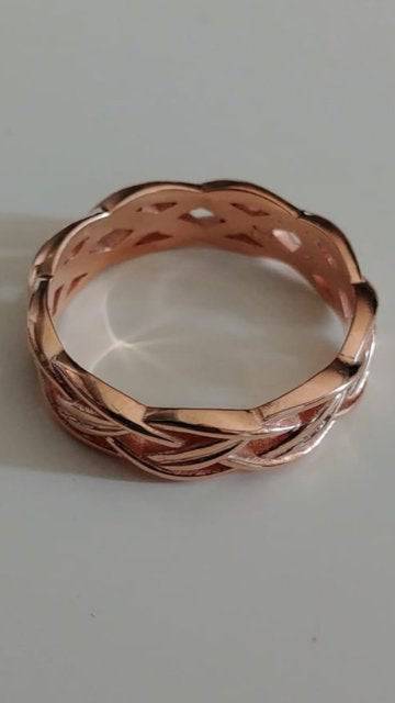 Love Intertwined Ring | Loni Design Group | Rings  | Men's jewelery|Mens jewelery| Men's pendants| men's necklace|mens Pendants| skull jewelry|Ladies Jewellery| Ladies pendants|ladies skull ring| skull wedding ring| Snake jewelry| gold| silver| Platnium|