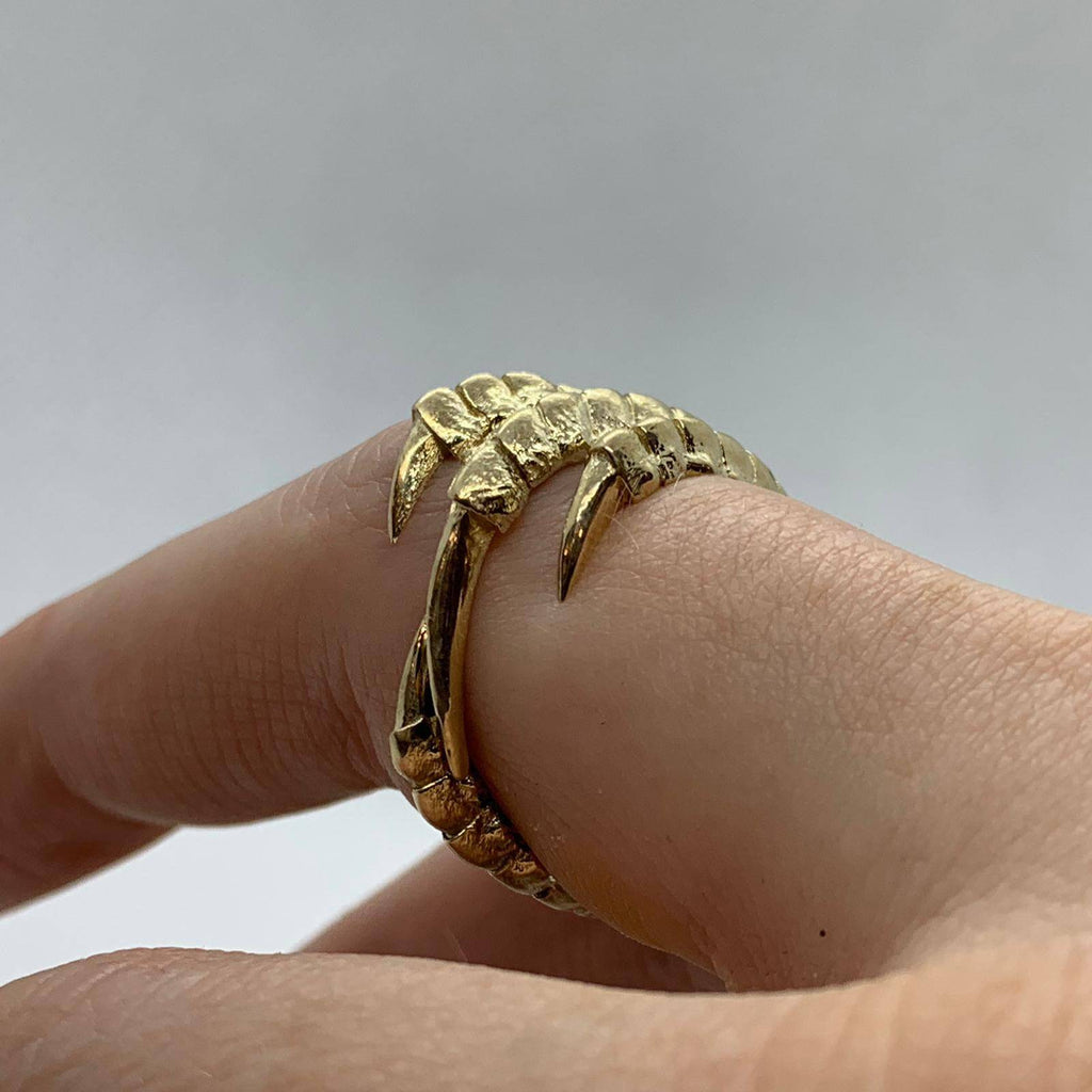 Falcon's Claw Ring | Loni Design Group | Rings  | Men's jewelery|Mens jewelery| Men's pendants| men's necklace|mens Pendants| skull jewelry|Ladies Jewellery| Ladies pendants|ladies skull ring| skull wedding ring| Snake jewelry| gold| silver| Platnium|