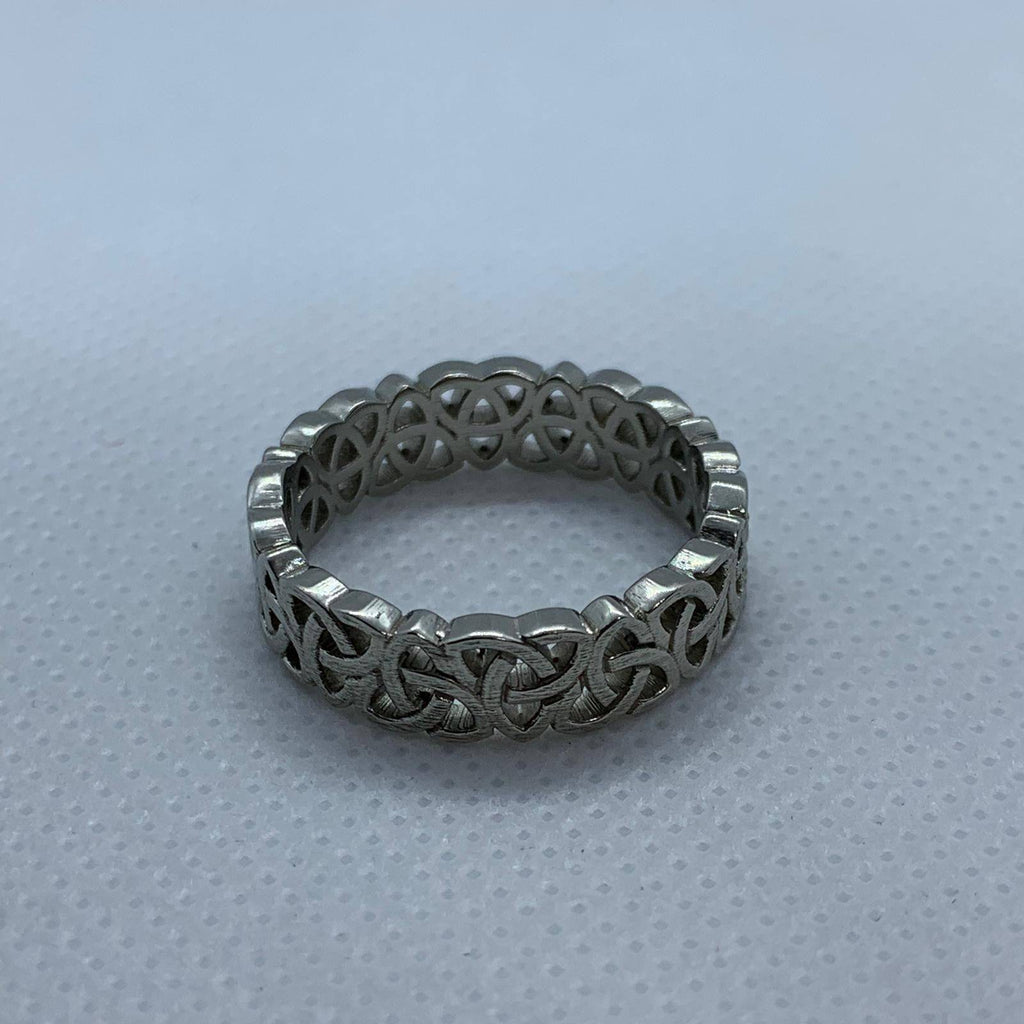 The Endless Celtic Ring | Loni Design Group | Rings  | Men's jewelery|Mens jewelery| Men's pendants| men's necklace|mens Pendants| skull jewelry|Ladies Jewellery| Ladies pendants|ladies skull ring| skull wedding ring| Snake jewelry| gold| silver| Platnium|