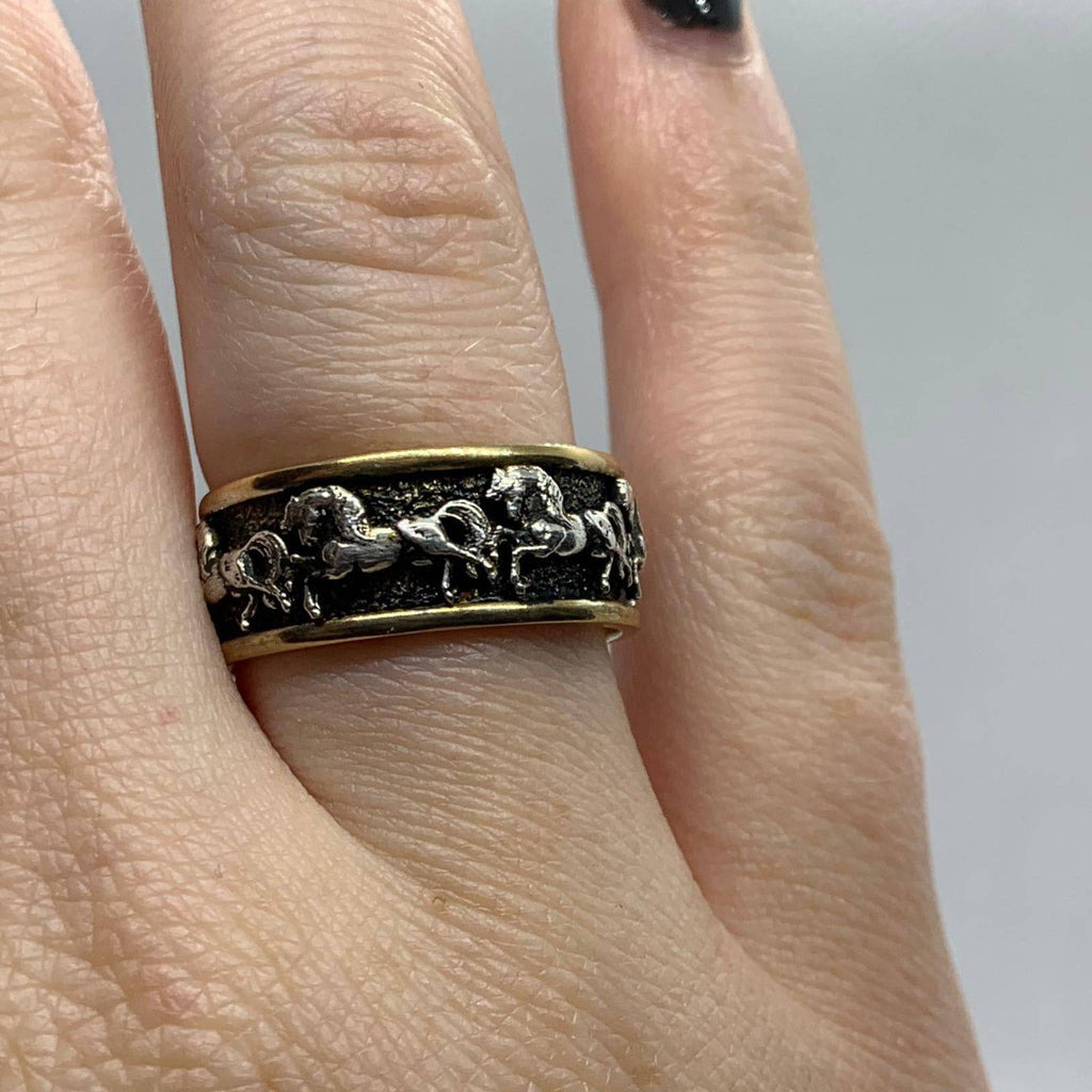 Dancing Horses Ring | Loni Design Group | Rings  | Men's jewelery|Mens jewelery| Men's pendants| men's necklace|mens Pendants| skull jewelry|Ladies Jewellery| Ladies pendants|ladies skull ring| skull wedding ring| Snake jewelry| gold| silver| Platnium|