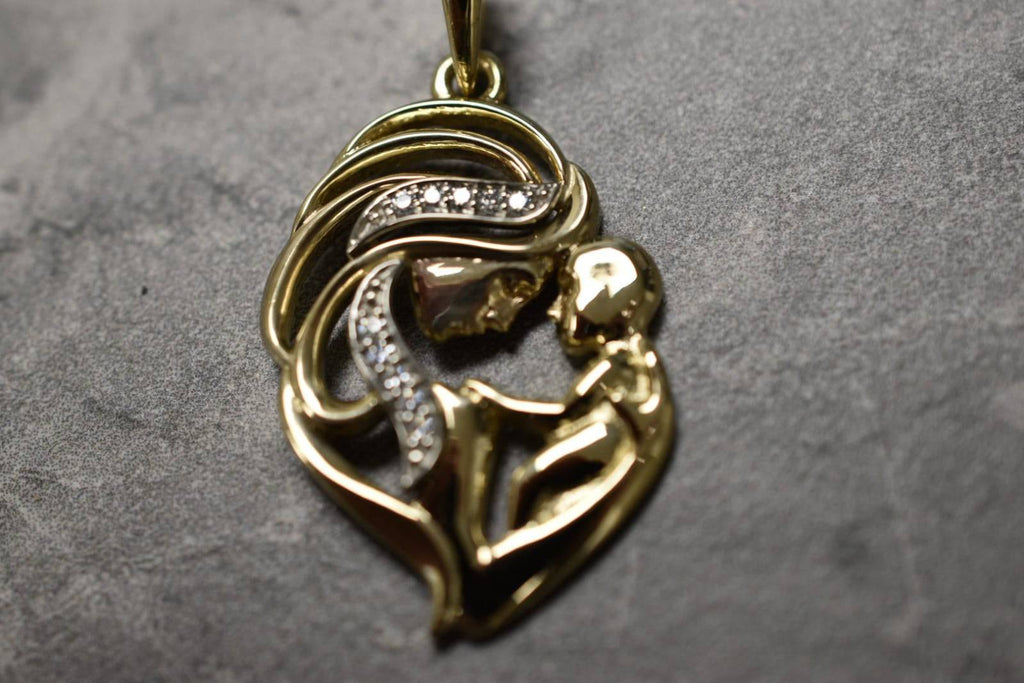 Mother And Child Pendant *Moissanite With 10k/14k/18k White, Yellow Rose Green Gold, Gold Plated & Silver* Baby Boy Girl Mom Charm Necklace | Loni Design Group |   | Men's jewelery|Mens jewelery| Men's pendants| men's necklace|mens Pendants| skull jewelry|Ladies Jewellery| Ladies pendants|ladies skull ring| skull wedding ring| Snake jewelry| gold| silver| Platnium|