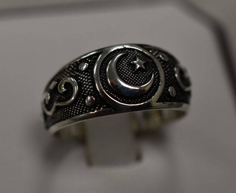 Celestial Islam Ring | Loni Design Group | Rings  | Men's jewelery|Mens jewelery| Men's pendants| men's necklace|mens Pendants| skull jewelry|Ladies Jewellery| Ladies pendants|ladies skull ring| skull wedding ring| Snake jewelry| gold| silver| Platnium|