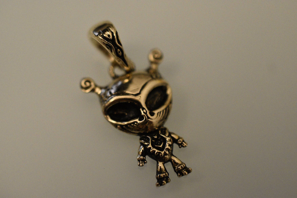 Kang Alien Pendant *10k/14k/18k White, Yellow, Rose, Green Gold, Gold Plated & Silver* Outer Space UFO E.T. Fantasy Charm Necklace Gift | Loni Design Group |   | Men's jewelery|Mens jewelery| Men's pendants| men's necklace|mens Pendants| skull jewelry|Ladies Jewellery| Ladies pendants|ladies skull ring| skull wedding ring| Snake jewelry| gold| silver| Platnium|