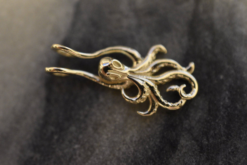 Squiddly Squid Pendant  *10k/14k/18k White, Yellow, Rose Green Gold, Gold Plated & Silver* Animal Octopus Tentacle Fish Necklace Charm Gift | Loni Design Group |   | Men's jewelery|Mens jewelery| Men's pendants| men's necklace|mens Pendants| skull jewelry|Ladies Jewellery| Ladies pendants|ladies skull ring| skull wedding ring| Snake jewelry| gold| silver| Platnium|