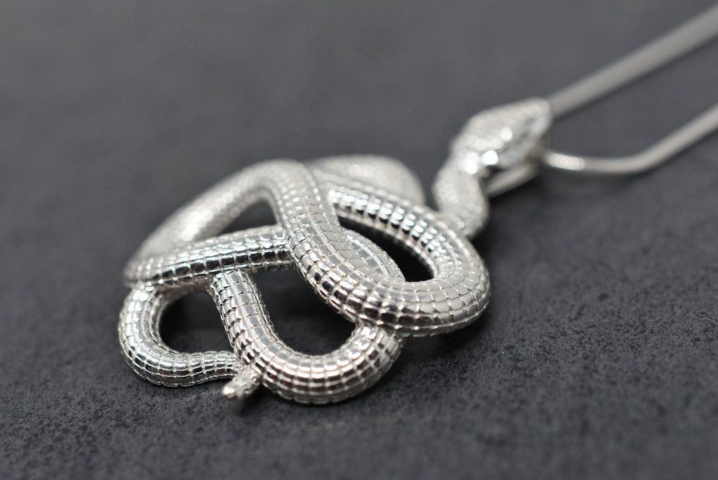 Weaving Snake Pendant *10k/14k/18k White, Yellow, Rose, Green Gold, Gold Plated & Silver* Animal Scale Serpent Coil Pet Vet Charm Necklace | Loni Design Group |   | Men's jewelery|Mens jewelery| Men's pendants| men's necklace|mens Pendants| skull jewelry|Ladies Jewellery| Ladies pendants|ladies skull ring| skull wedding ring| Snake jewelry| gold| silver| Platnium|